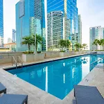 Elegant 1 Bedroom Retreat In Brickell With Free Parking