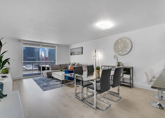 Elegant 1 Bedroom Retreat In Brickell With Free Parking