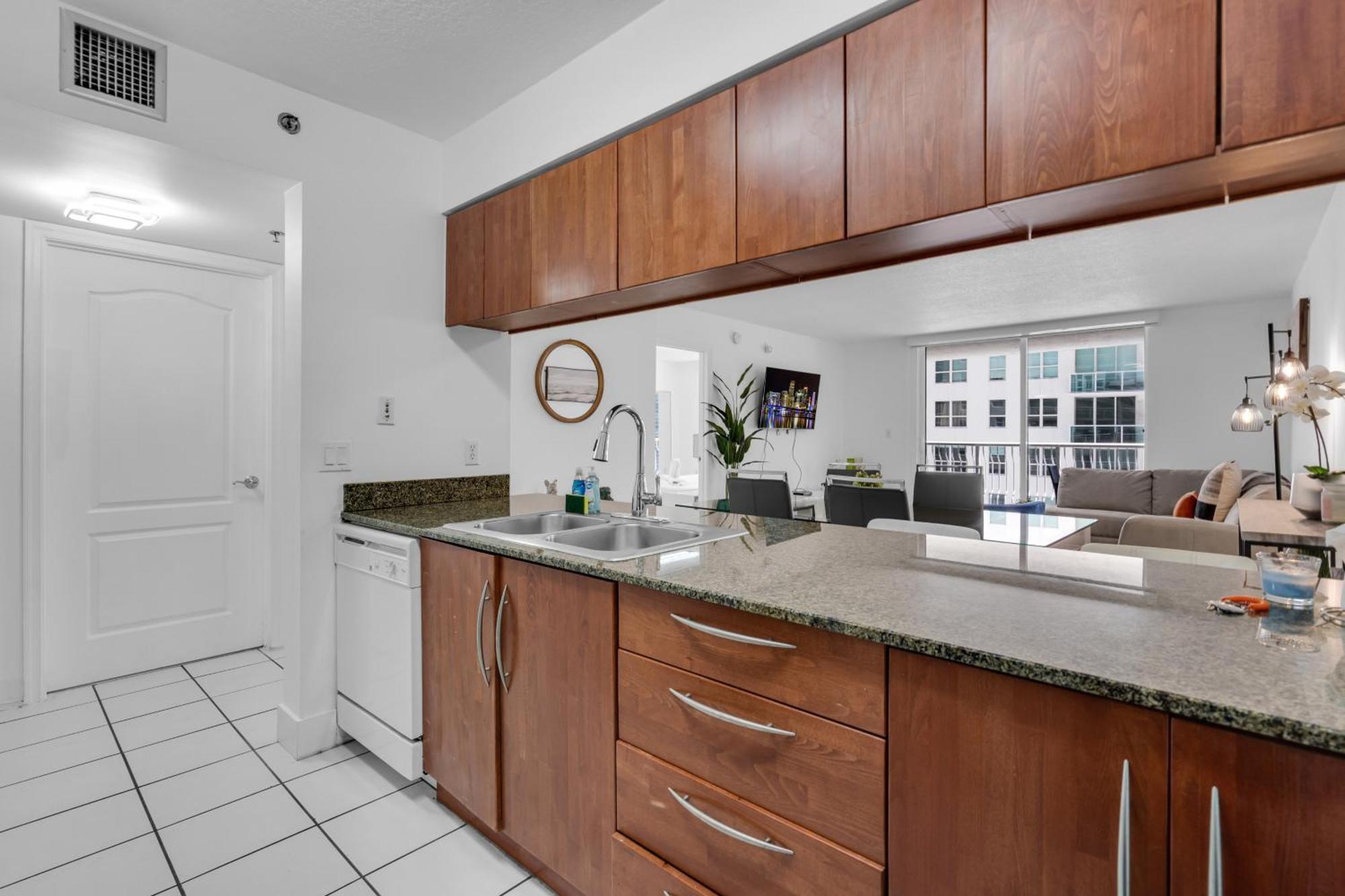 Elegant 1 Bedroom Retreat In Brickell With Free Parking *